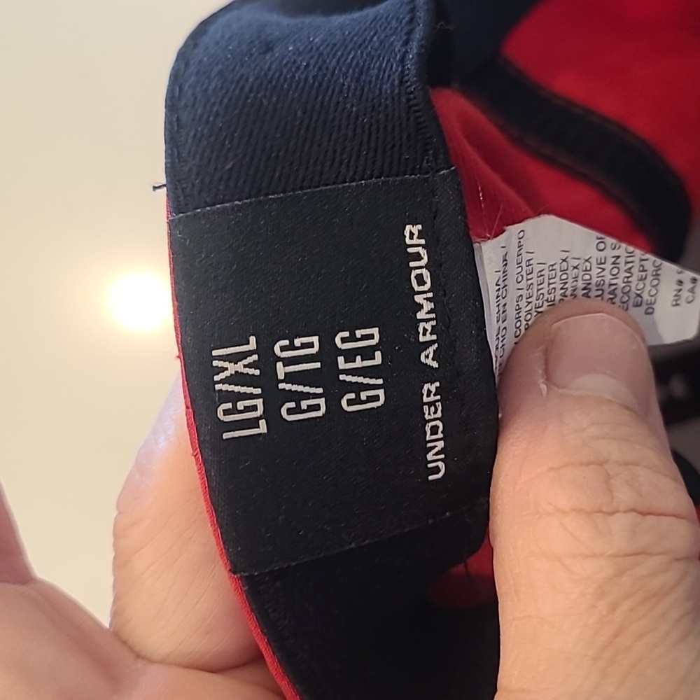 Under Armour Red Hat - Picture 4 of 5